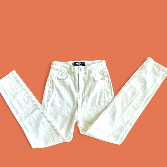 Hollister Denim - Hollister Ultra High-Rise Mom Jeans White W24R Women’s Denim Pants
